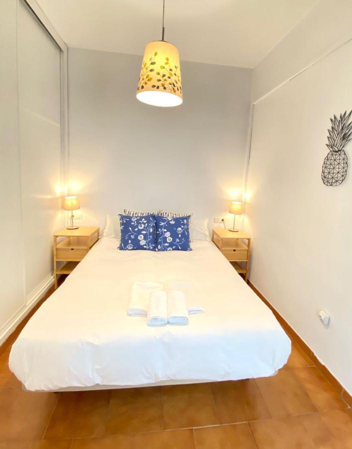 Comfortable Studio Old Town, Parking Optional Siviglia Esterno foto