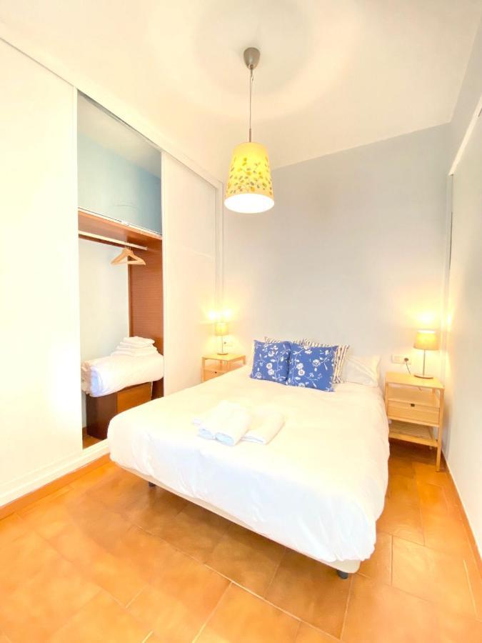 Comfortable Studio Old Town, Parking Optional Siviglia Esterno foto