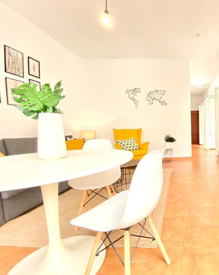 Comfortable Studio Old Town, Parking Optional Siviglia Esterno foto