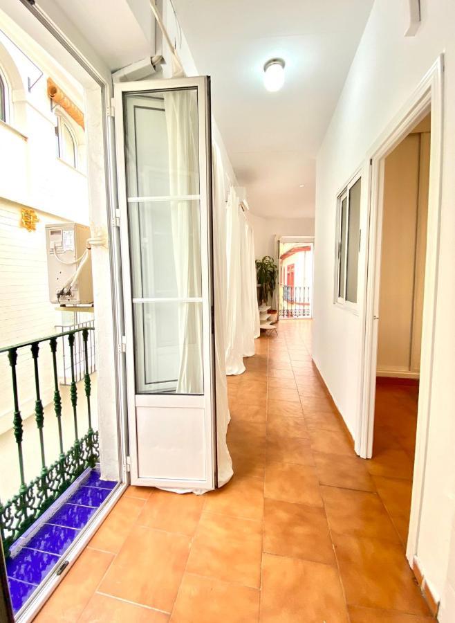 Comfortable Studio Old Town, Parking Optional Siviglia Esterno foto