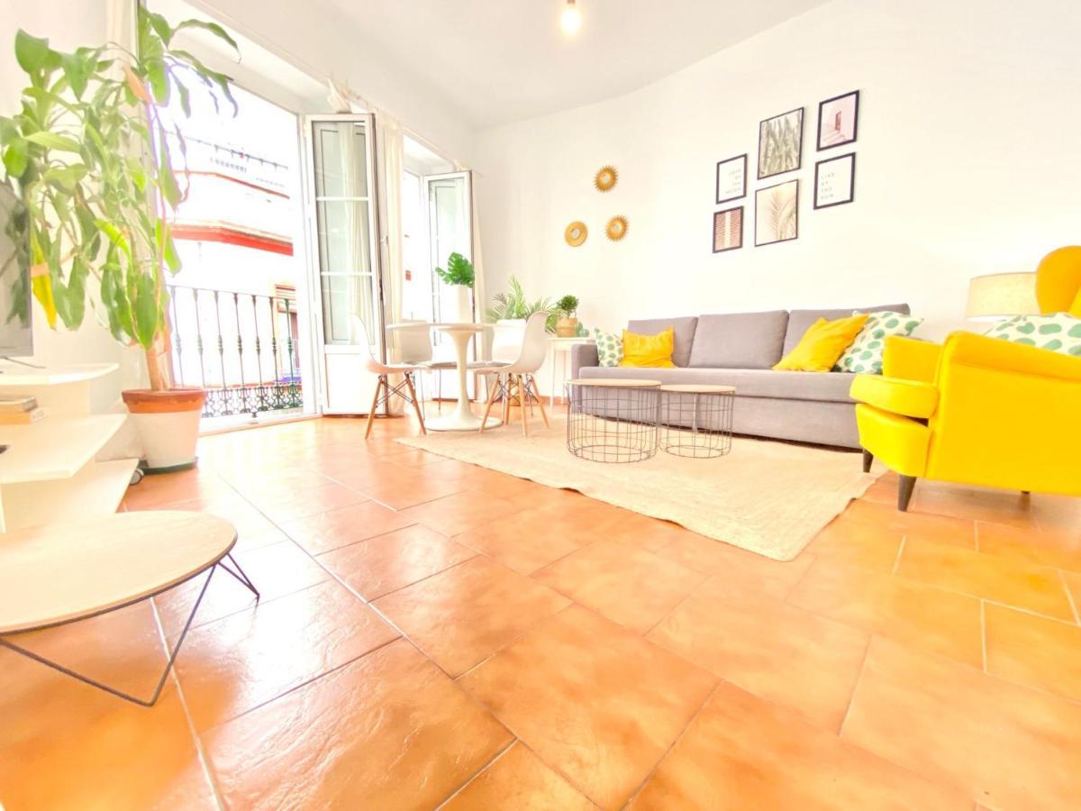 Comfortable Studio Old Town, Parking Optional Siviglia Esterno foto