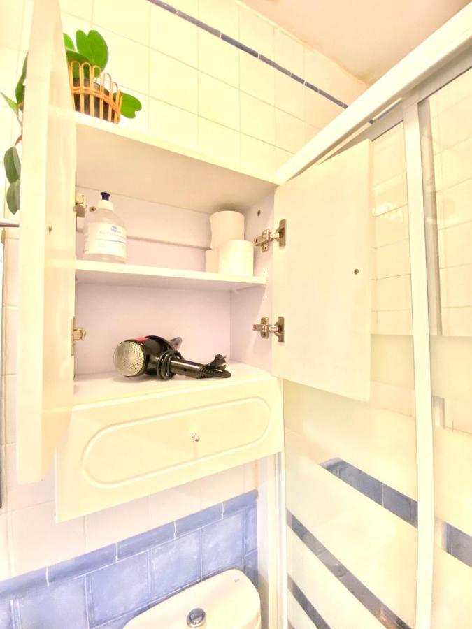 Comfortable Studio Old Town, Parking Optional Siviglia Esterno foto