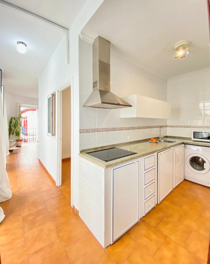 Comfortable Studio Old Town, Parking Optional Siviglia Esterno foto