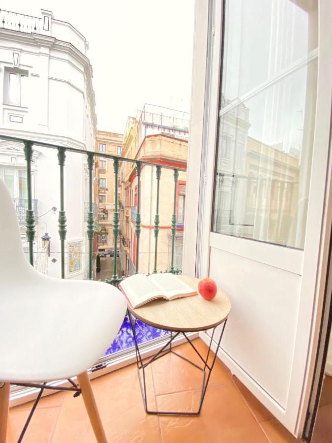 Comfortable Studio Old Town, Parking Optional Siviglia Esterno foto