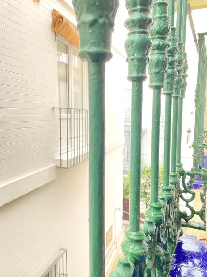 Comfortable Studio Old Town, Parking Optional Siviglia Esterno foto
