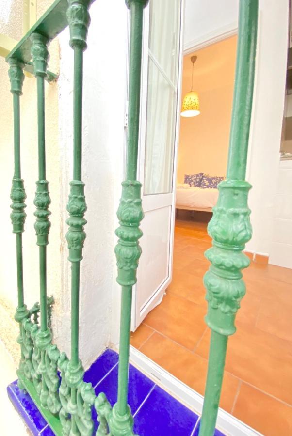 Comfortable Studio Old Town, Parking Optional Siviglia Esterno foto