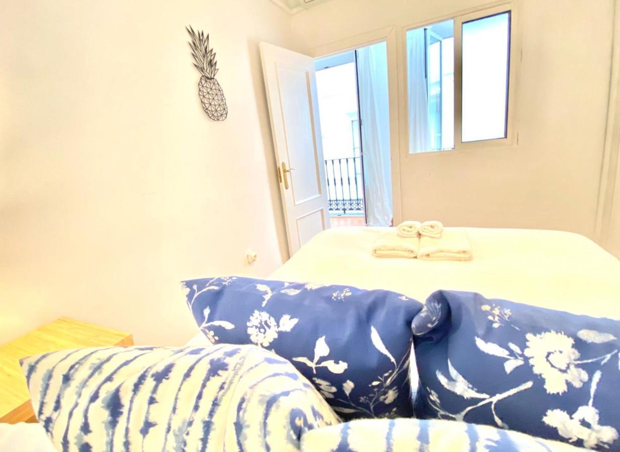 Comfortable Studio Old Town, Parking Optional Siviglia Esterno foto