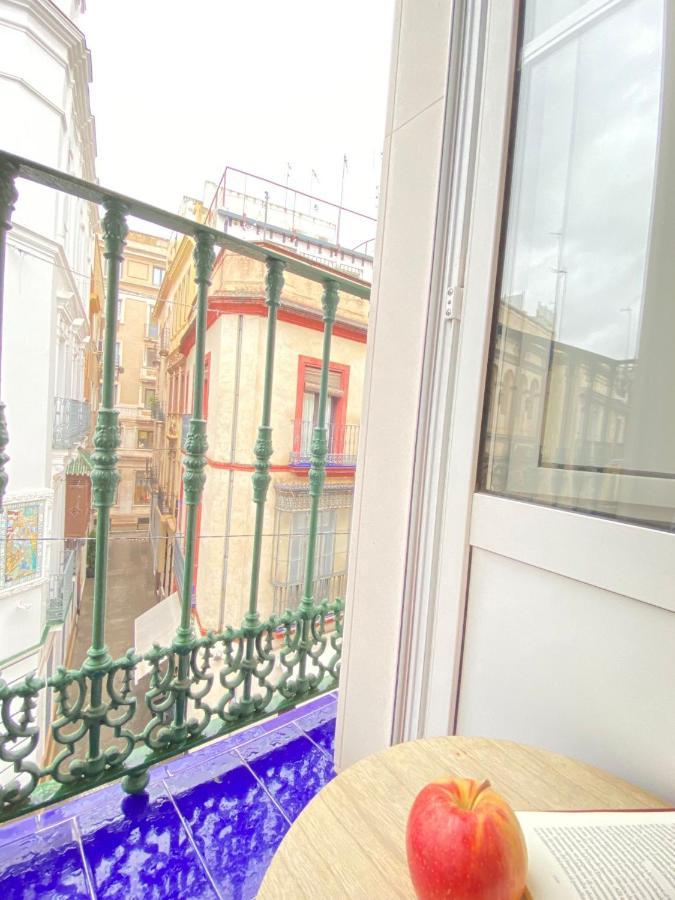 Comfortable Studio Old Town, Parking Optional Siviglia Esterno foto