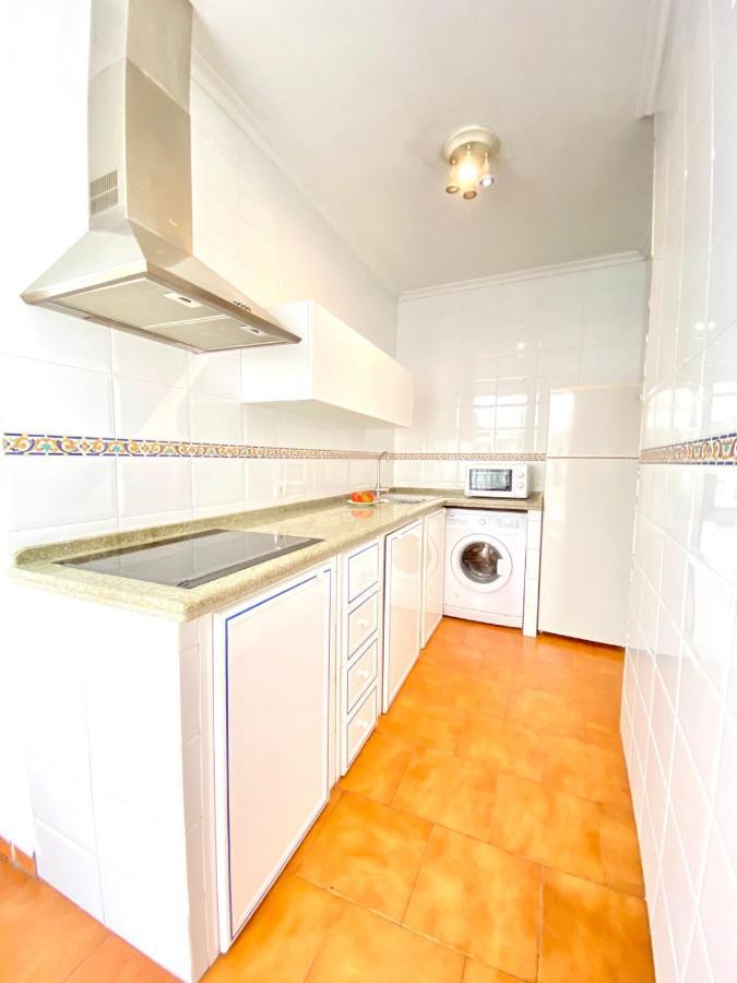 Comfortable Studio Old Town, Parking Optional Siviglia Esterno foto
