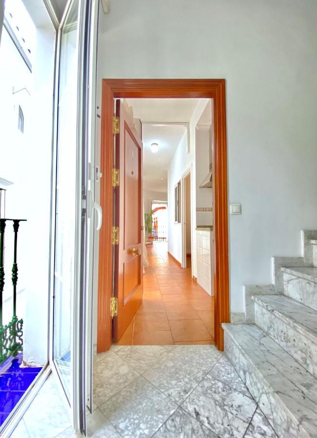 Comfortable Studio Old Town, Parking Optional Siviglia Esterno foto