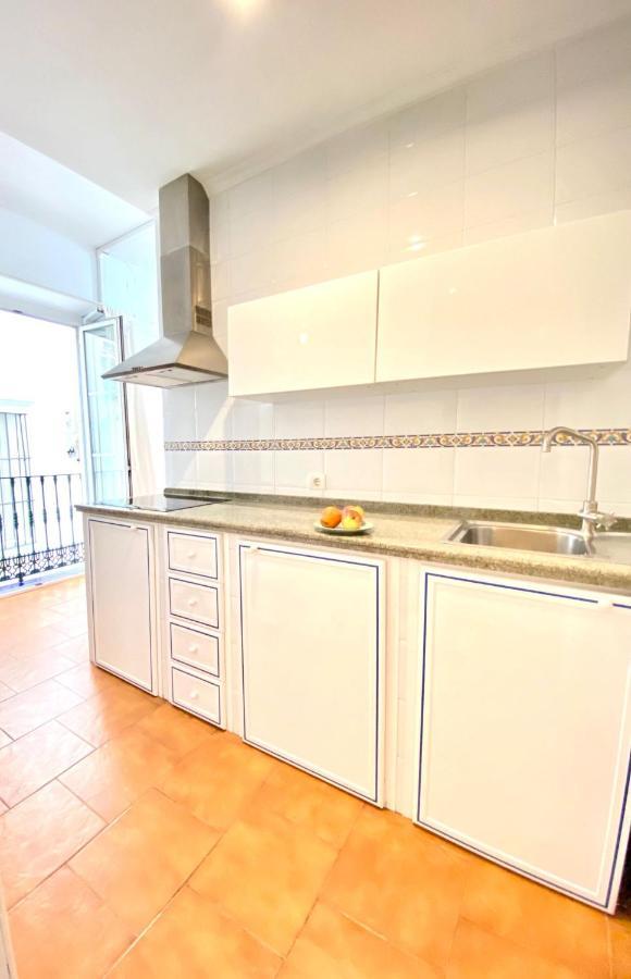Comfortable Studio Old Town, Parking Optional Siviglia Esterno foto