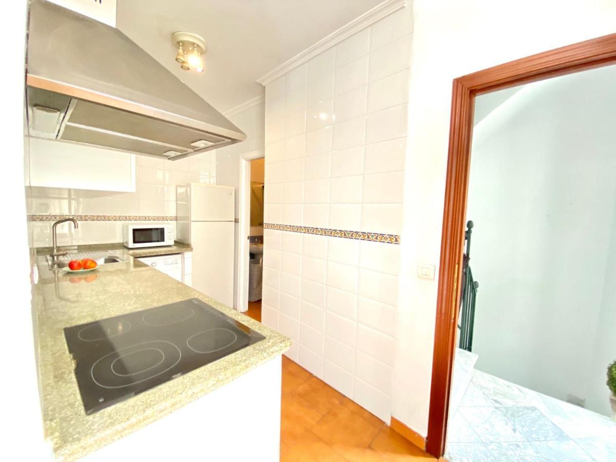 Comfortable Studio Old Town, Parking Optional Siviglia Esterno foto
