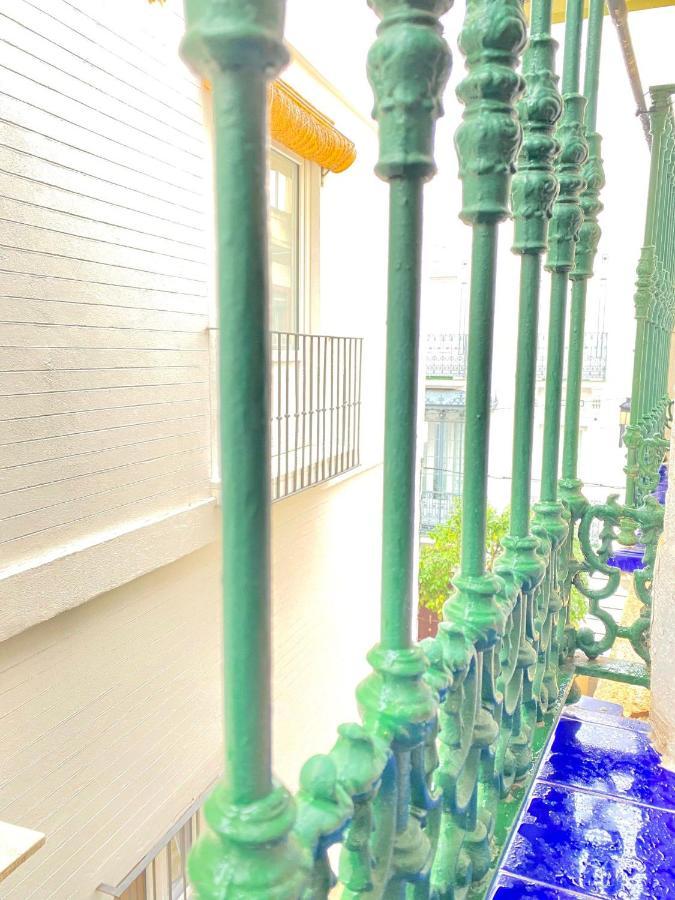 Comfortable Studio Old Town, Parking Optional Siviglia Esterno foto